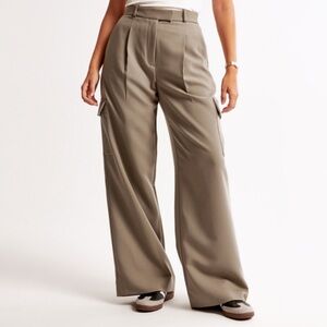 Abercrombie & Fitch Harper Tailored Ultra Wide-Leg Cargo Pant